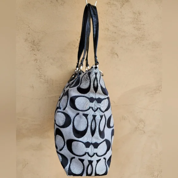 Coach Poppy Black & Gray Signature Tote Bag. - Picture 5 of 12
